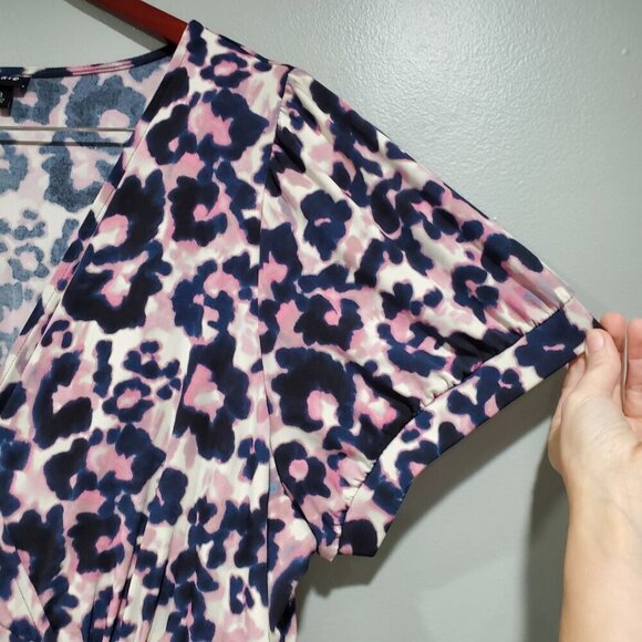 Torrid Tie-Dye Animal Print Surplice Faux Wrap Dress Short Sleeve Tie Pink 3X - Picture 7 of 14